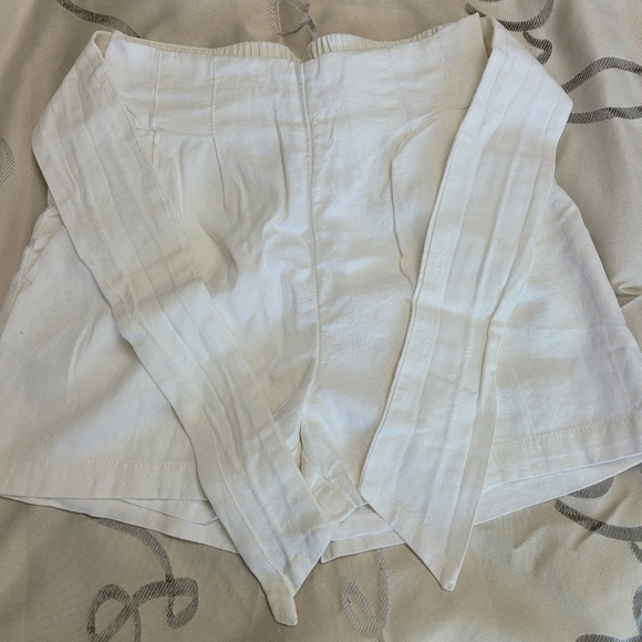 9 shorts and 1 skirt - Picture 3 of 10